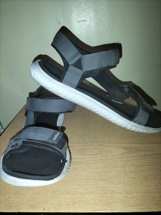 Босоножки Restime