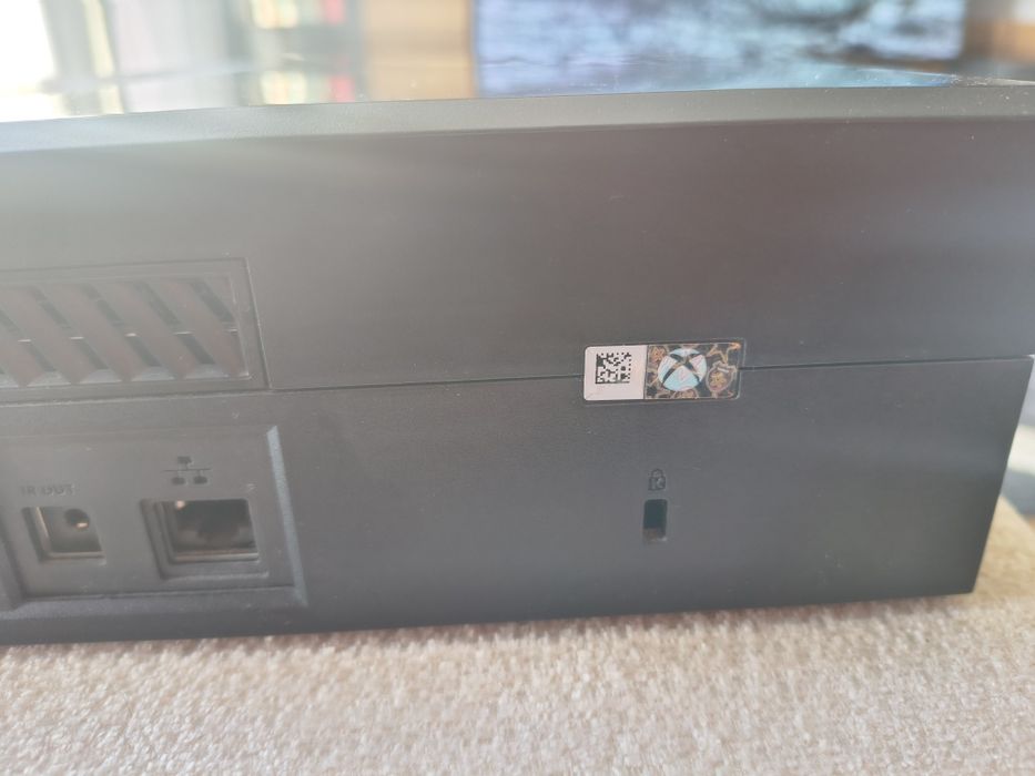 Xbox one z padem i zasilaczem gotowe do grania