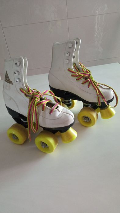 Patins.   4  rodas. n° 31