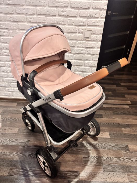Продам дитячу коляску Carrello Fortuna 2в1