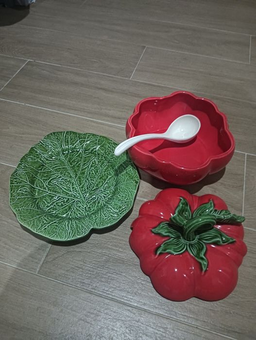 Decoração centro de mesa porcelana em forma de tomate