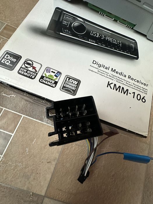 Автомагнитола Kenwood KMM-106