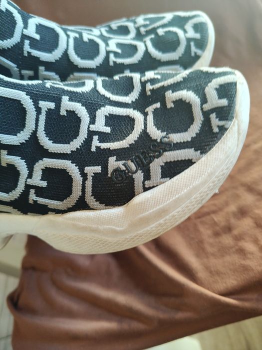 GUESS buty sportowe 36,5