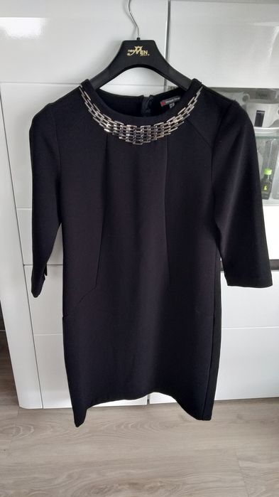 Elegancka sukienka czarna 36