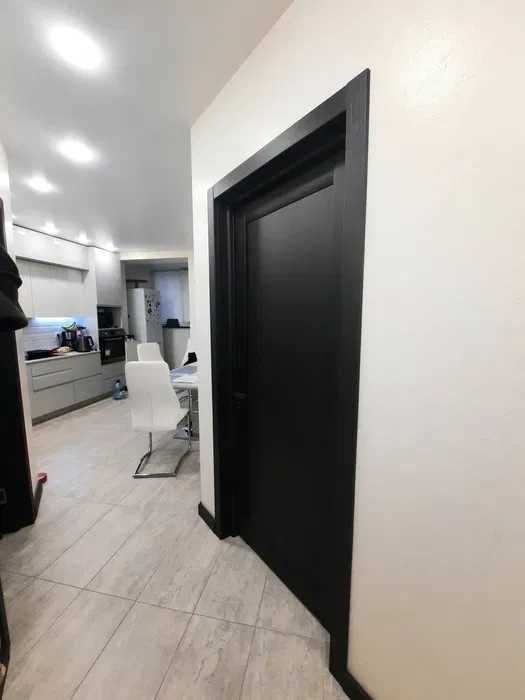 Продаю 2-к квартиру метро Защитников Украины, ЖК Искринский