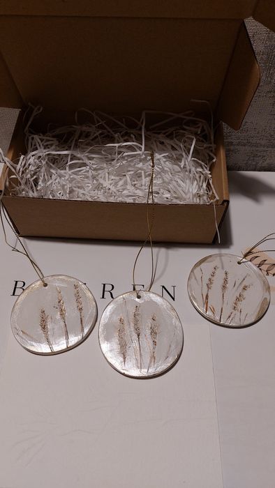 Новорічні іграшки на ялинку