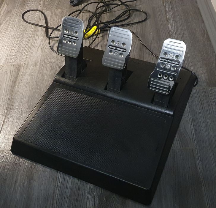 Thrustmaster T300 Ferrari Integral (Alcantara edition)