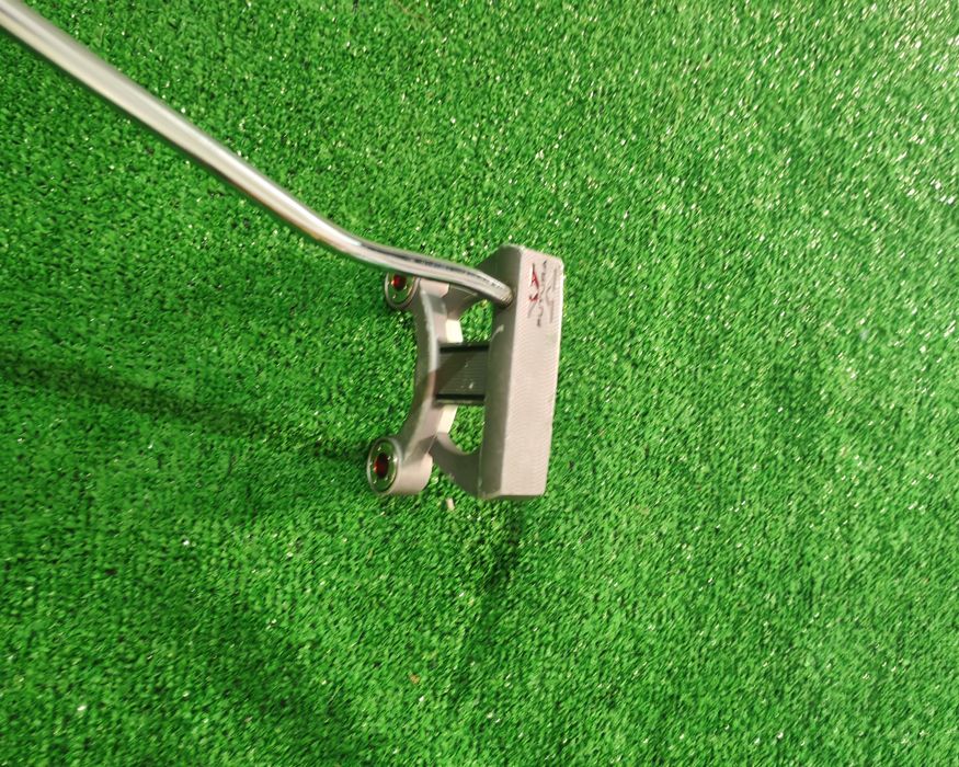 Putter Scotty Cameron Futura 33