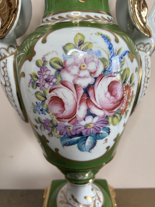 Vaso de porcelana pintado à mão