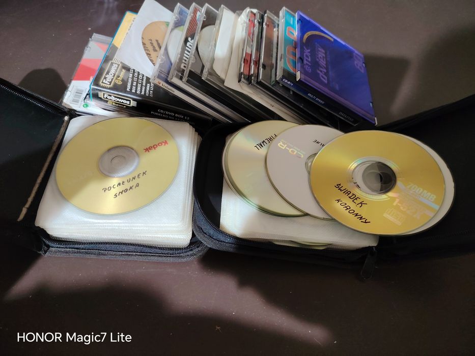 Płyty CD rózne z filmami