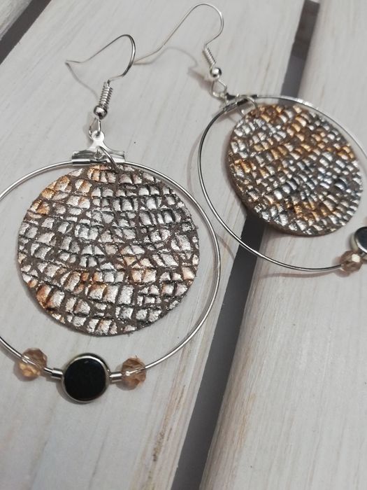 Kolczyki z włoskiej skóry srebrne stal chirurgiczna koła