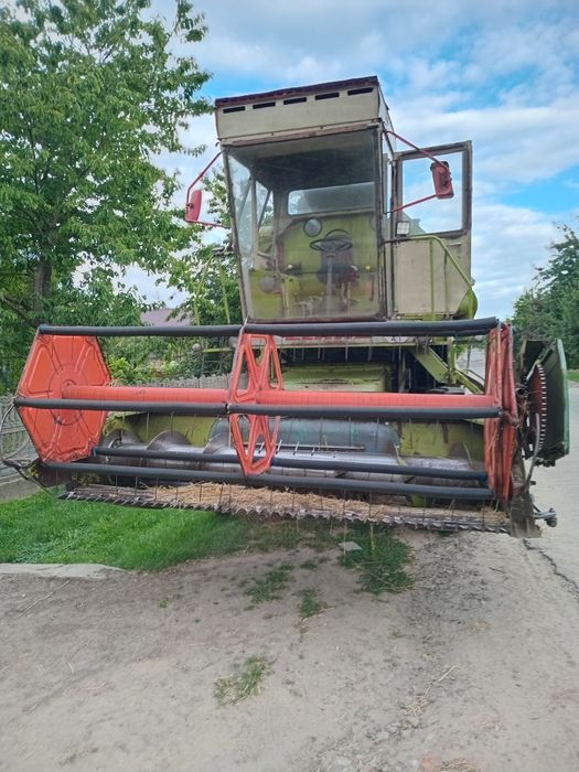 Продам комбайн клас