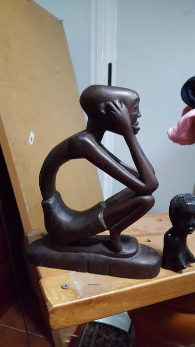 Artesanato de Angola. Esculturas em madeira.