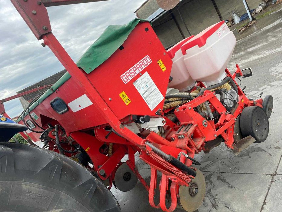Siewnik do kukurydzy GASPARDO 6 rzędowy.