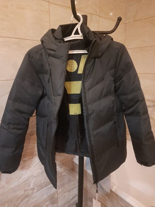 Зимова куртка на пуху