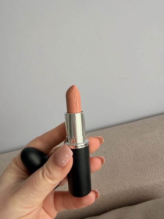 Pomadka mac 836 fleshpot