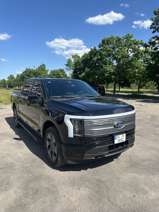 Продам Ford F-150 lighting