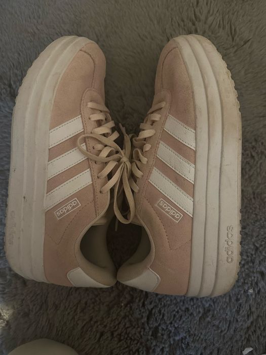 Buty trampki firmy adidas