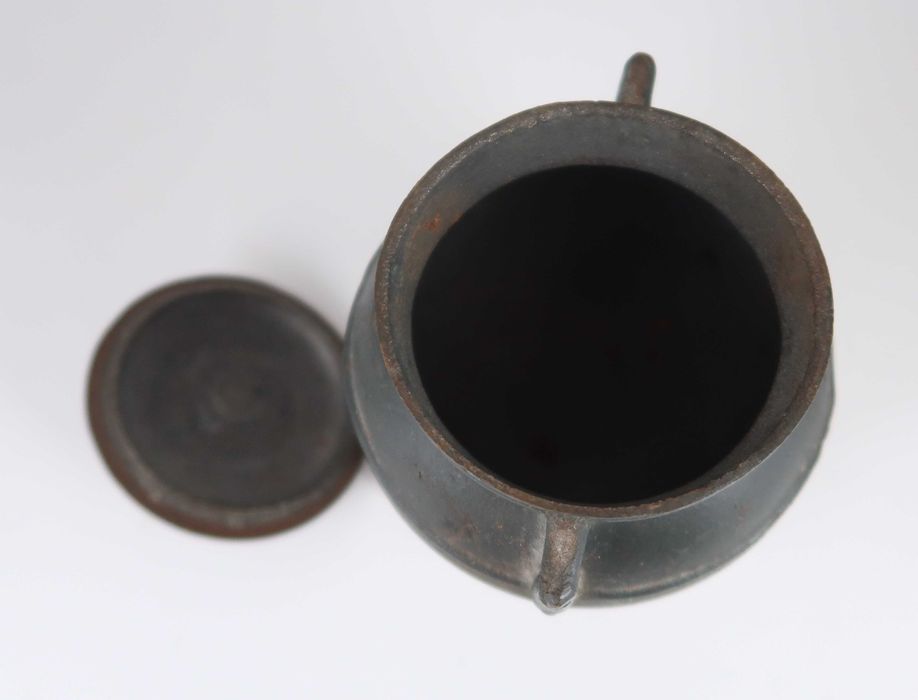 Panela de ferro fundido de 3 pés - 1/2 Litro