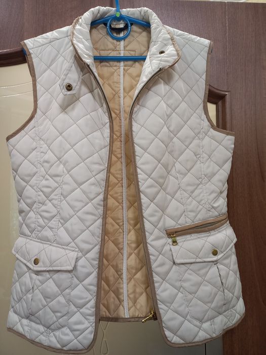 Красива жіноча жилетка