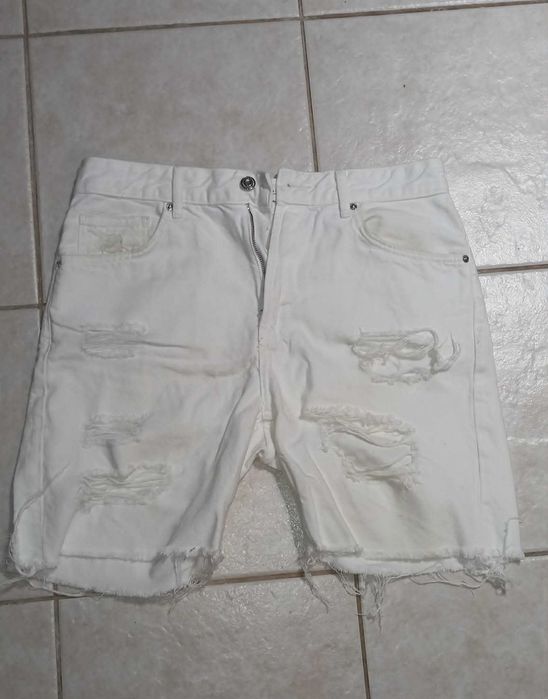 Calções Bershka tam. 40 (Brancos)