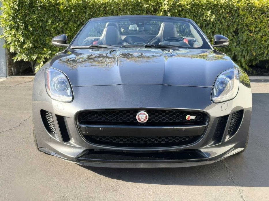 Jaguar F-TYPE R Convertible      2016