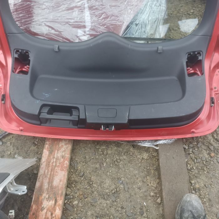 Кришка багажника мітсубісі ланцер 10 хетчбек