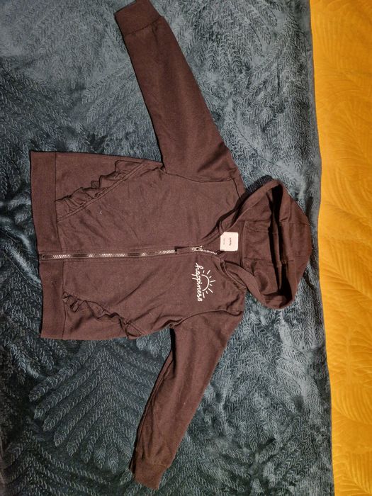 Czarna rozpinana bluza 122 na zamek