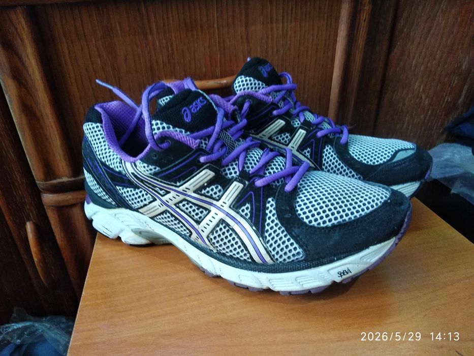 Кроссовки Asics летние сетка.