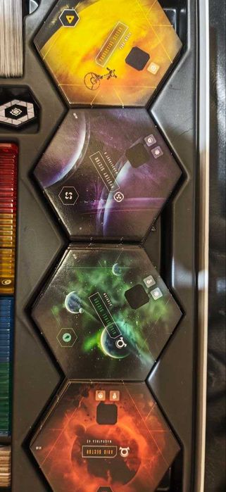 Gra Planszowa Fractal Edycja Gamefound Core (EN)  Używana