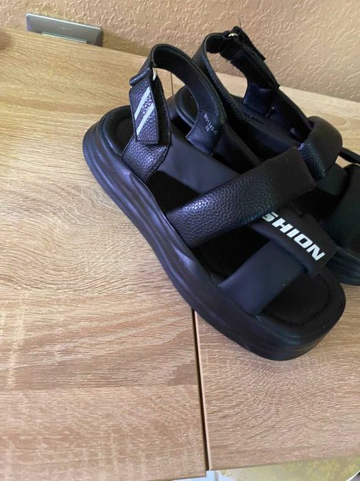 Босоніжки 36 розміру