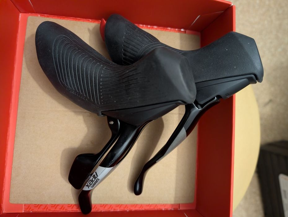 Продам  дуали і задню перекидку від групсету SRAM Apex xplr 12 sp