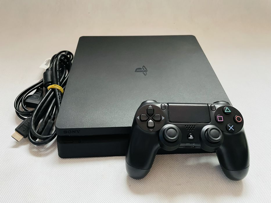 Konsola PlayStation 4 Slim + 2 pady + 2 kontrolery move + kamera
