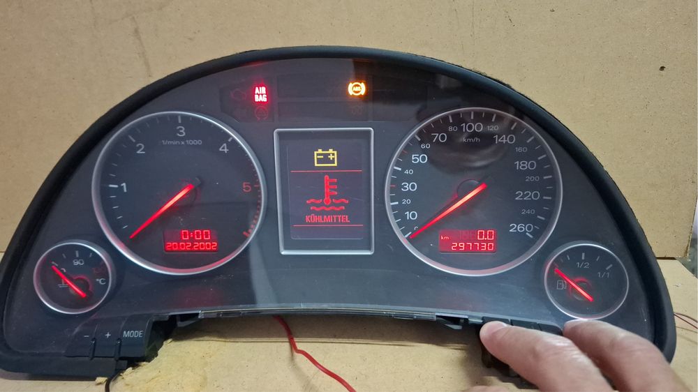 Licznik Audi A4 b6 1.9 TDI 8E0920930R