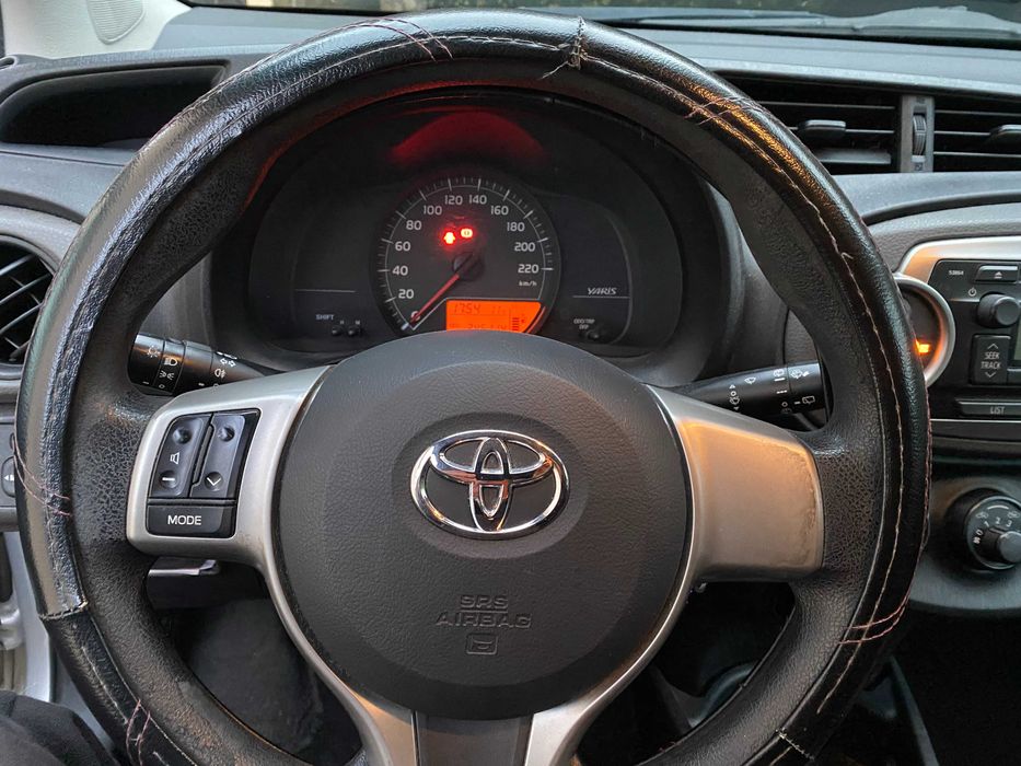 Toyota Yaris - 1400 - TD - Excelente estado