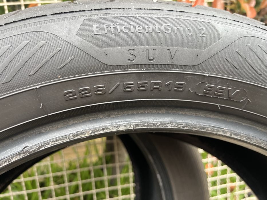 Pneus Goodyear 225/55 R19