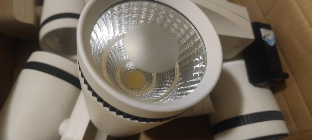 Lampa projektor LED Brolux szyna reflektor