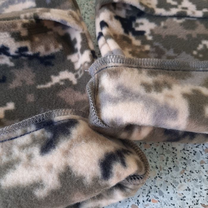 Балаклава зимняя 2 шт. Фляга пластиковая. Цена за все .