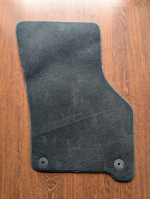 Tapetes Originais Audi A3 8Y (2020+) — Conjunto ou Par