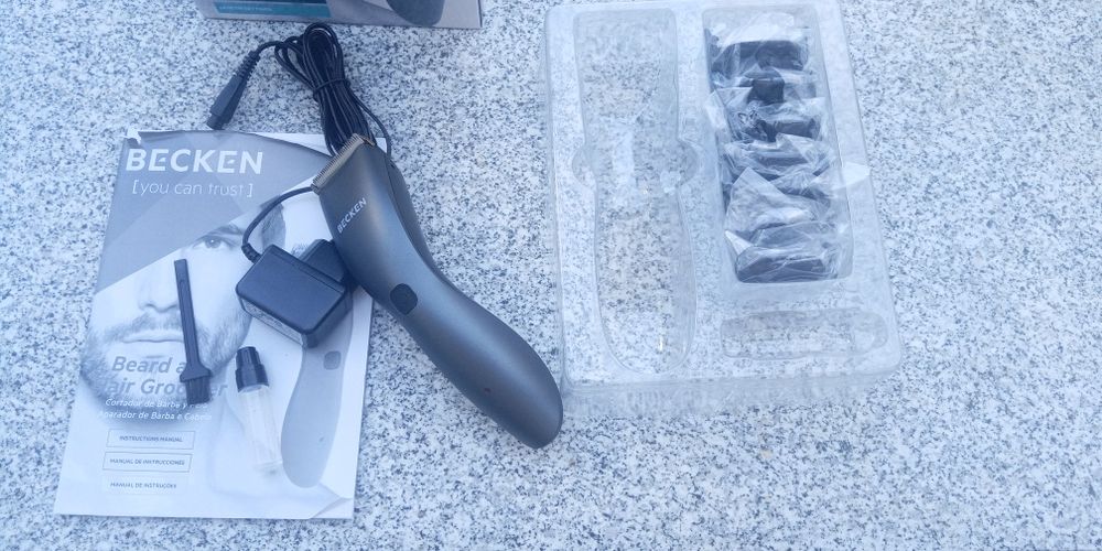 Aparador de Cabelo e Barba Becken