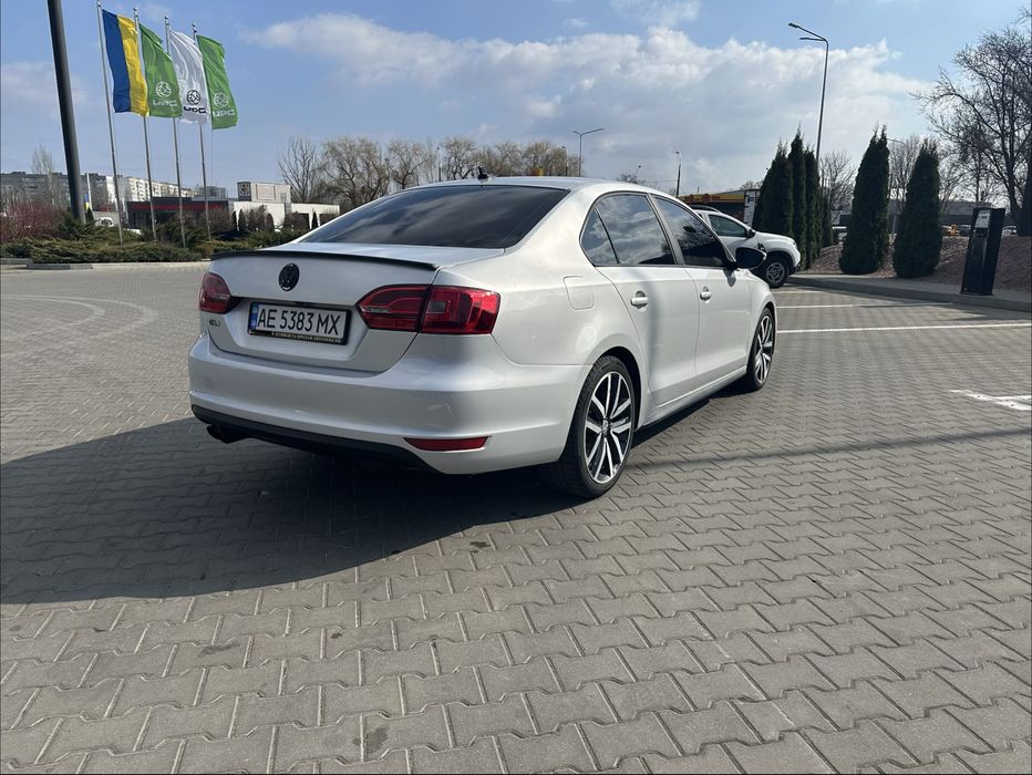 VW Jetta GLI 2.0 TSI
