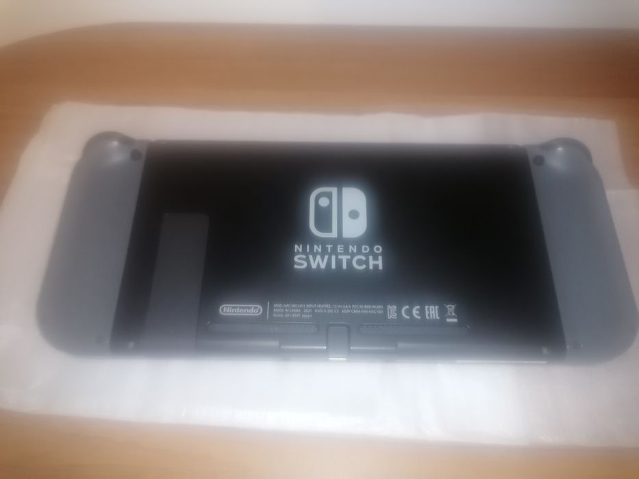 Nintendo Switch V2 preta em muito boas condições