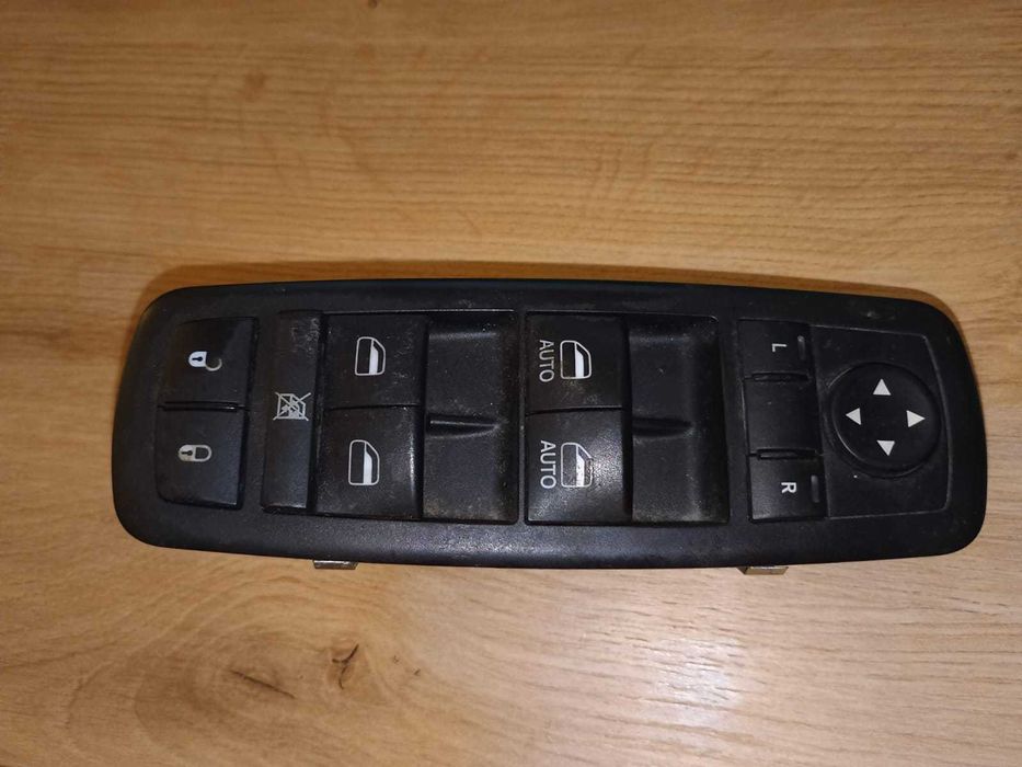 Panel sterowania szyb Dodge RAM IV DS oraz Classic od 2009 do 2024 Oryginał