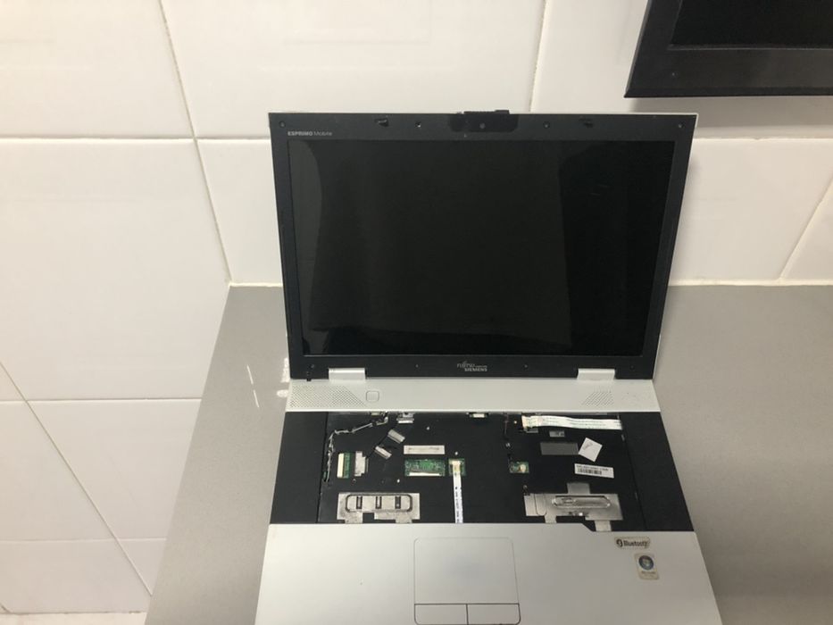 Pc portátil Fujitsu Siemens Esprimo mobile V6535