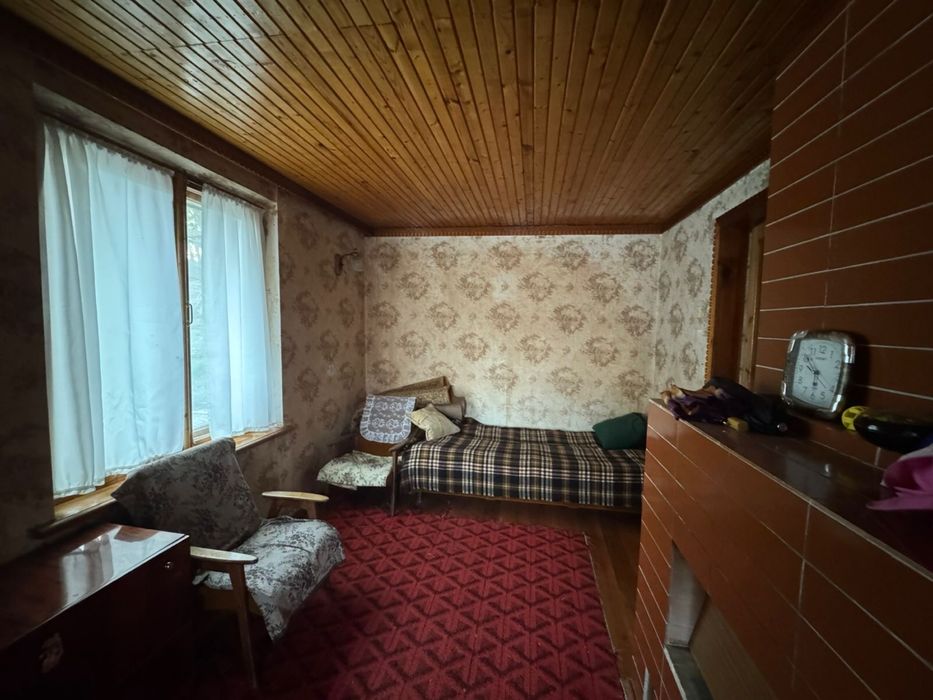 Дача зі Зручностями, Каміном та Грубою