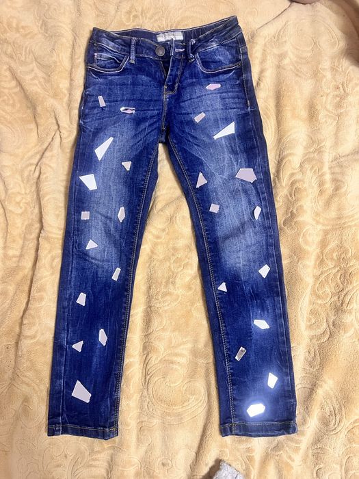 Джинси на стріт шаабі, східні танці