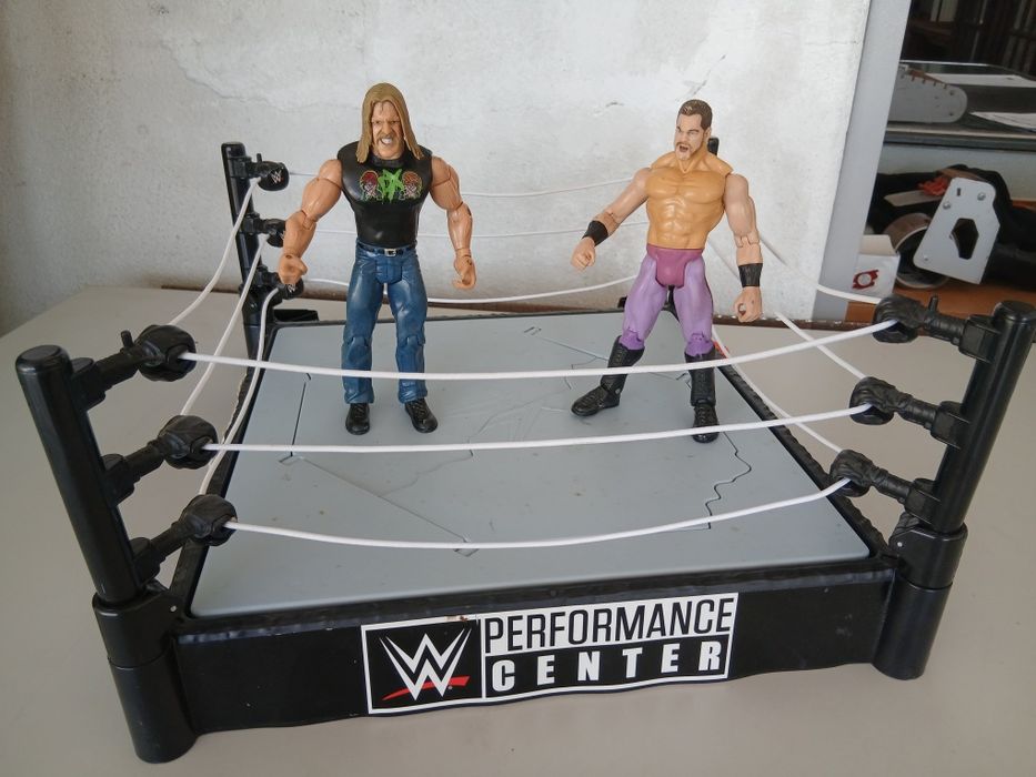 WWE lote ring e 2 bonecos