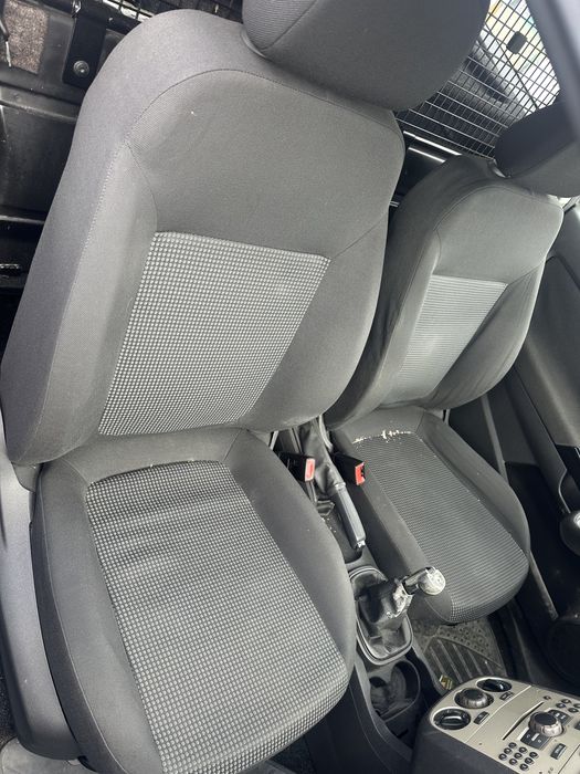 Conjunto 2 bancos opel corsa D carrinha
