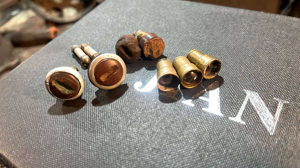 Лампа 6 вольт контролька К 750 фара М-72 накладка слот запобіжника