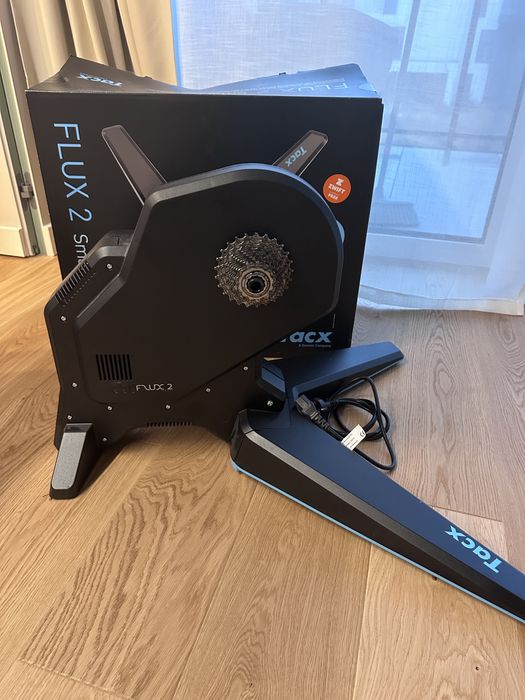 Trenażer rowerowy GARMIN Tacx FLUX 2 Smart